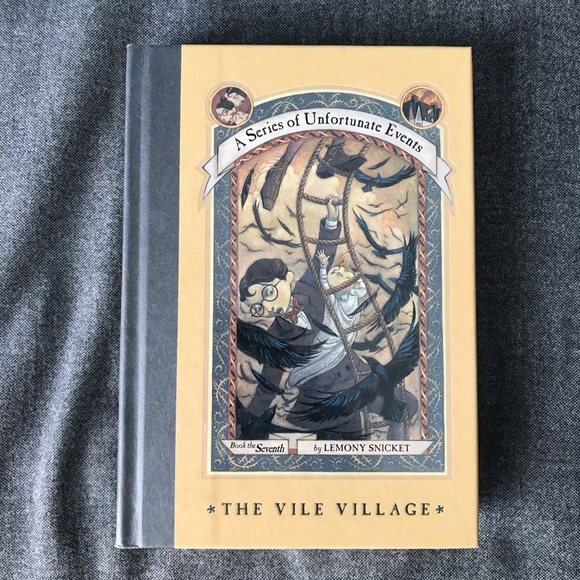 Bundle of 10 Lemony Snicket — A Series of Unfortunate Events Books - Picture 9 of 13